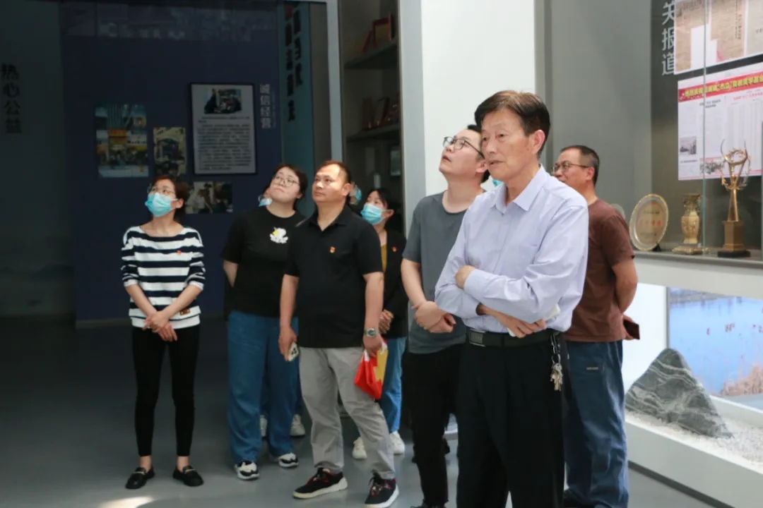 2.webp.jpg 2.webp.jpg